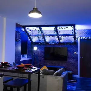Stunning Two Bed Centre Leeds (West Yorkshire)