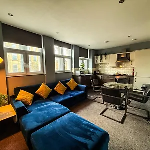 https://apt-3-bedroom-in-the-heart-of-newcastle-modern-sleeps-6.hotels-newcastle-upon-tyne.com